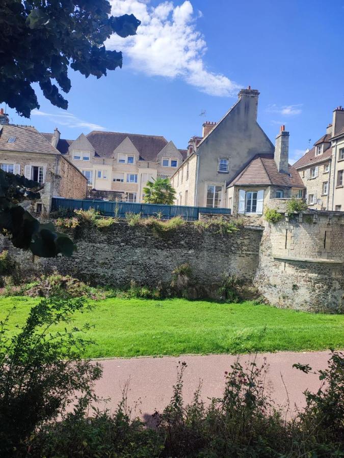 La Chambre Des Remparts Falaise  Extérieur photo