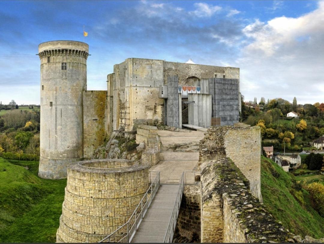 La Chambre Des Remparts Falaise  Extérieur photo