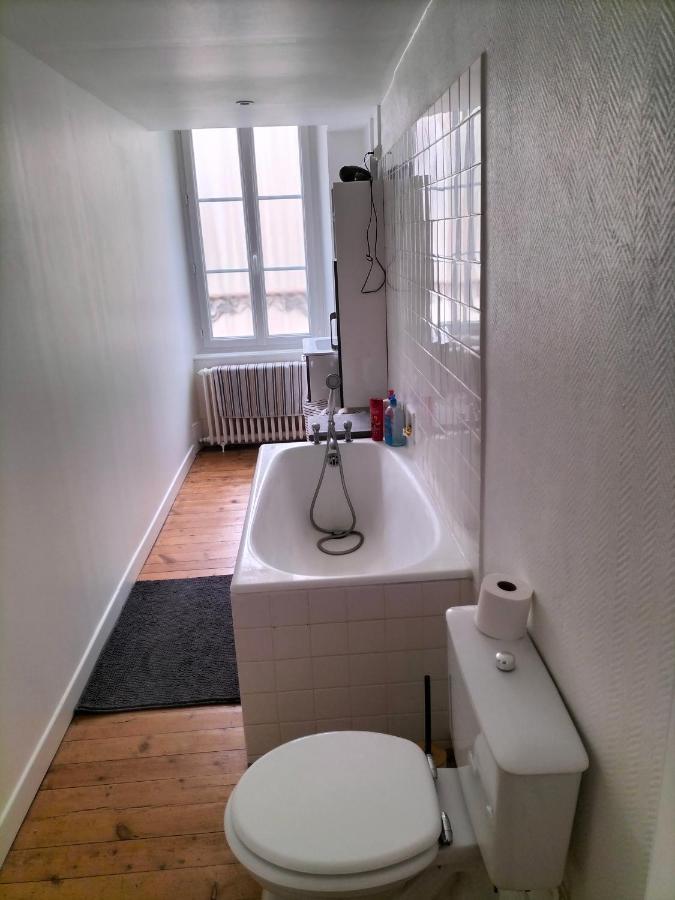 La Chambre Des Remparts Falaise  Extérieur photo